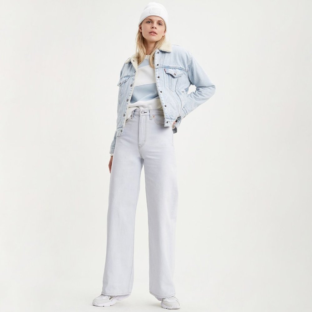 Levi's Ribcage Wide Leg Jeans (Size 26)